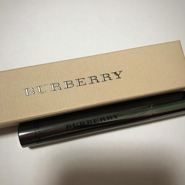 BURBERRY(バーバリー)の新品♡フレッシュ グロウ ハイライティング ルミナスペン 01 コスメ/美容のベースメイク/化粧品(フェイスカラー)の商品写真