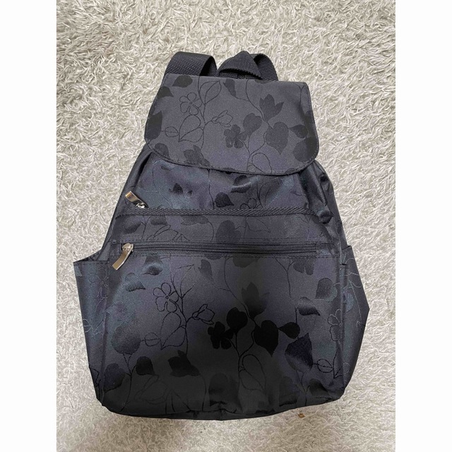 リュック　小柄　黒 レディースのバッグ(リュック/バックパック)の商品写真