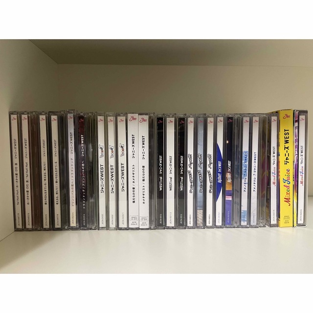 ジャニーズWEST(ジャニーズウエスト)のジャニーズWEST CD詰め合わせ エンタメ/ホビーのDVD/ブルーレイ(アイドル)の商品写真
