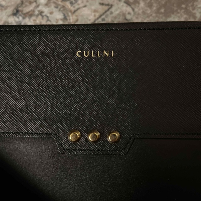 CULLNI Square leather shoulder bag レディースのバッグ(ショルダーバッグ)の商品写真