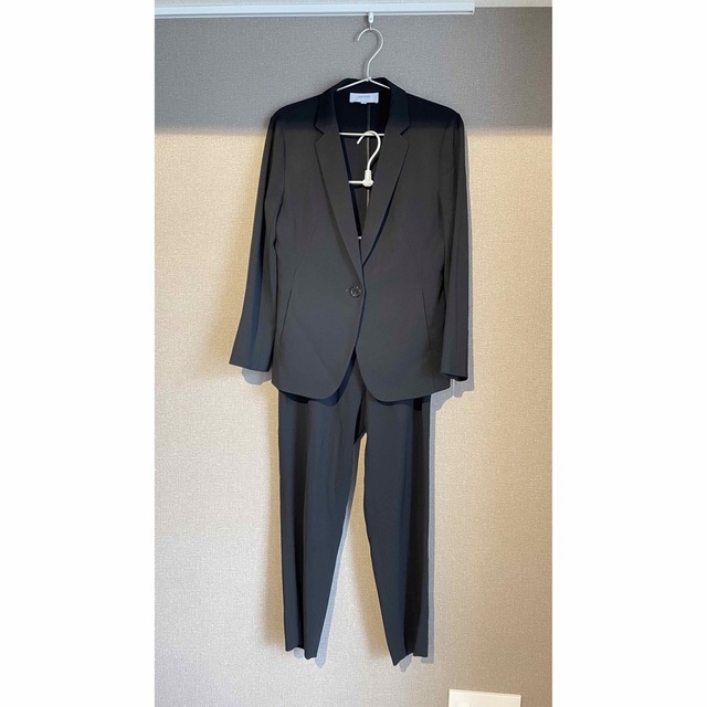 UNTITLED(アンタイトル)のUNTITLED 洗濯可能 パンツスーツ　黒 レディースのフォーマル/ドレス(スーツ)の商品写真