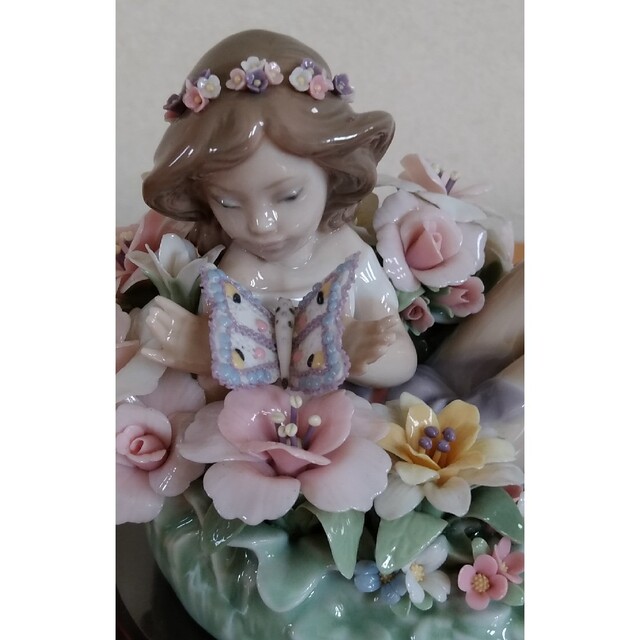 柔らかい 箱付き LLADRO リヤドロ 7694 蝶 妖精 花 | www.chezmoiny.com