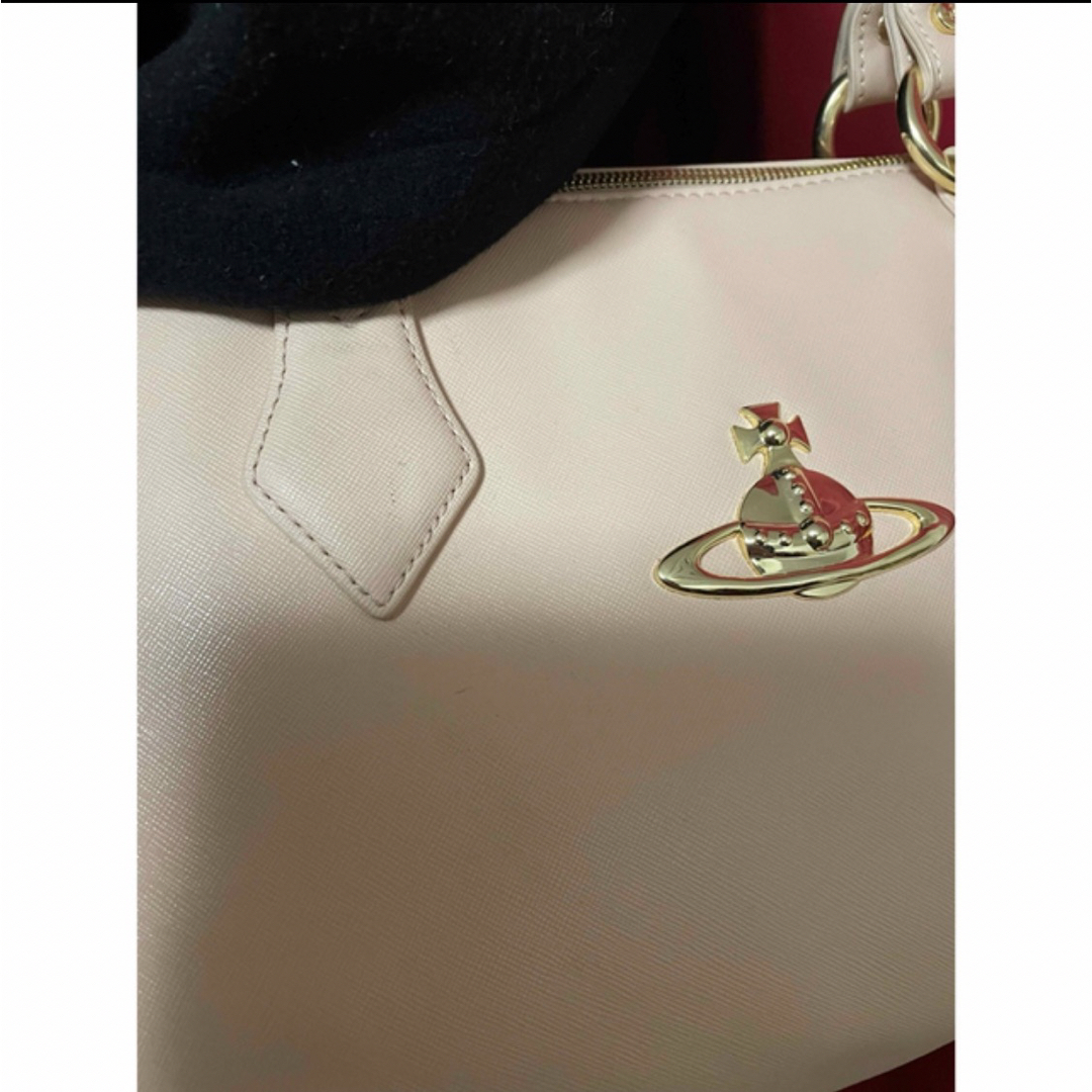 Vivienne Westwood(ヴィヴィアンウエストウッド)のヴィヴィアンピンクベージュオーブショルダーバッグボストン会社二階堂ふみ椎名林檎 レディースのバッグ(ショルダーバッグ)の商品写真