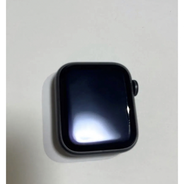 Apple Watch(アップルウォッチ)のAppleWatch se GPS40mm本体マグネットバンドMKQC3J/A スマホ/家電/カメラのスマートフォン/携帯電話(その他)の商品写真