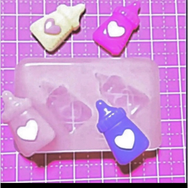 哺乳瓶型 型取り無害シリコンモールド ハンドメイドの素材/材料(各種パーツ)の商品写真