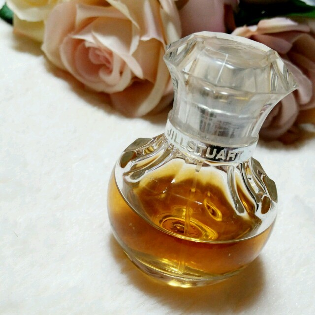 JILLSTUART(ジルスチュアート)のJILLSTUART♡バニラ香水 コスメ/美容の香水(香水(女性用))の商品写真