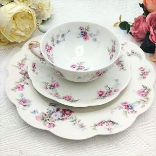 ロイヤルアルバート(ROYAL ALBERT)の可愛い 美品 アビランド トリオB カップ＆ソーサー ビンテージ　ローズ　英国(食器)