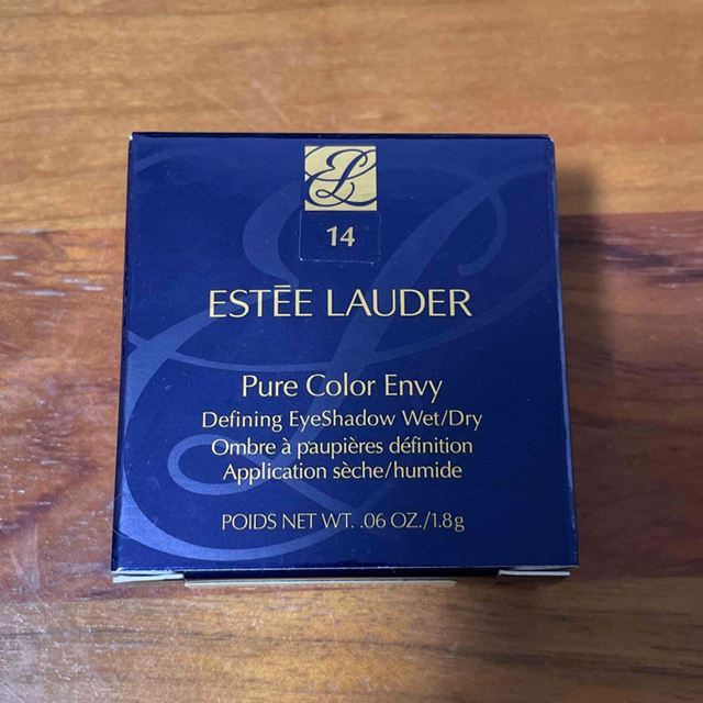 Estee Lauder(エスティローダー)の未使用★エスティローダー　ピュアカラー　エンヴィ　アイシャドウ コスメ/美容のベースメイク/化粧品(アイシャドウ)の商品写真