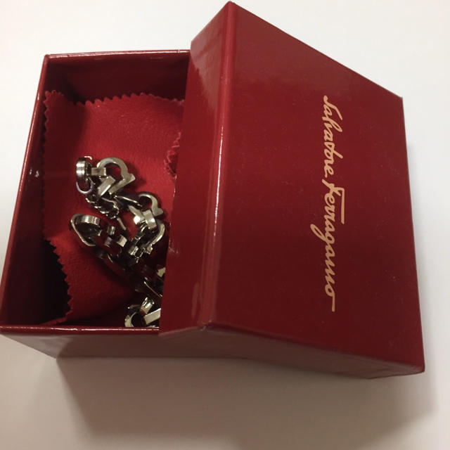 Salvatore Ferragamo(サルヴァトーレフェラガモ)のブレスレット レディースのアクセサリー(ブレスレット/バングル)の商品写真