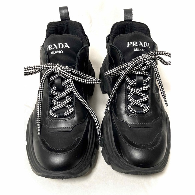 プラダ PRADA タンクソール　ダッドスニーカー　靴　ロゴ　厚底　ペガサス