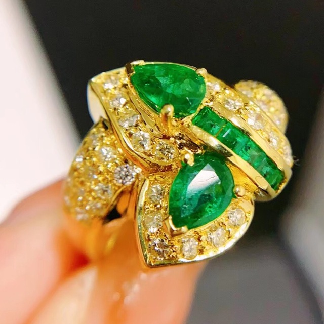100%安い ダイヤ エメラルド 天然 リング1.06ct ^ k18 リング(指輪
