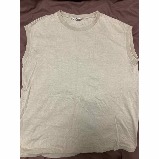 AURALEE(オーラリー)のオーラリー　クルーネック　カーキ　トップス　Tシャツ　1 レディースのトップス(Tシャツ(半袖/袖なし))の商品写真