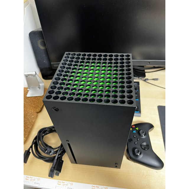 Xbox(エックスボックス)の【中古品】XBOX SERIES X 本体 エンタメ/ホビーのゲームソフト/ゲーム機本体(家庭用ゲーム機本体)の商品写真