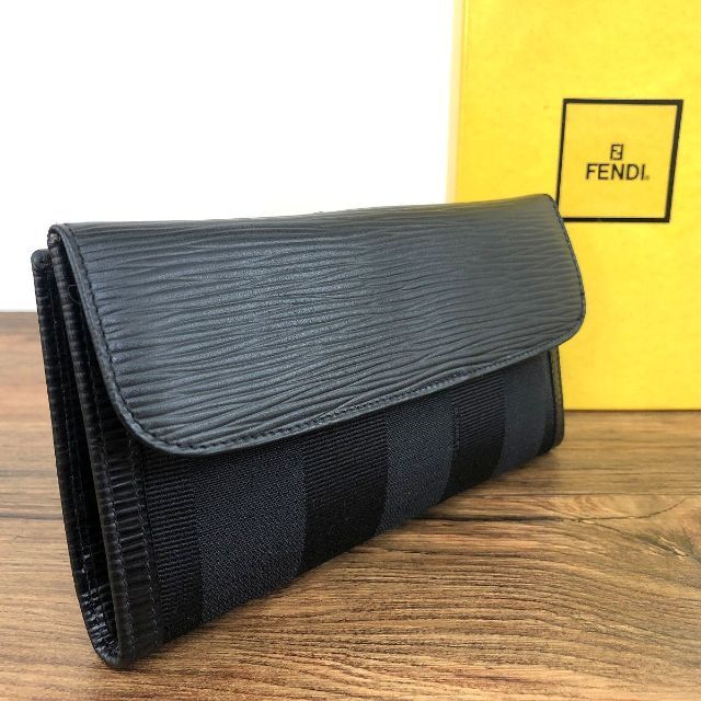 FENDI(フェンディ)の未使用品 FENDI 長財布 01339 ペカン ブラック 88 レディースのファッション小物(財布)の商品写真