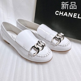 シャネル(CHANEL)のCHANEL シャネル　チェーン　ココマーク　ローファー　フラットシューズ　革靴(ローファー/革靴)