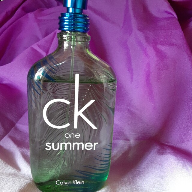 ck one summer2016 85mml コスメ/美容の香水(ユニセックス)の商品写真