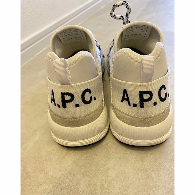 A.P.C. スニーカー ホワイト レディース 38 ロゴスニーカー 4