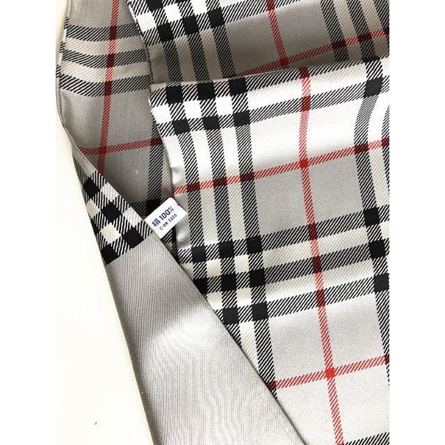 美品 Burberrysバーバリー チェック柄☆袋縫いシルクスカーフ 美品 Burberrysバーバリー チェック柄☆袋縫いシルクスカーフ