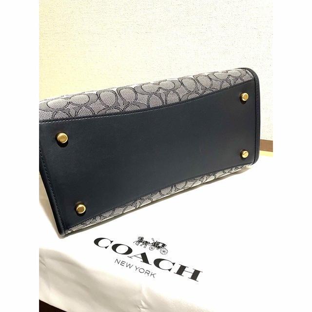 COACH(コーチ)のコーチフィールドトート30 レディースのバッグ(トートバッグ)の商品写真