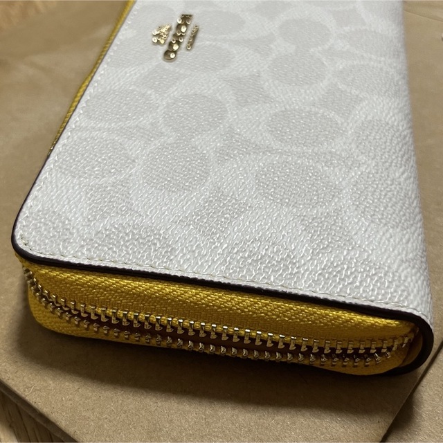 本物の COACH 新品 ホワイト 長財布 レディース コーチ 小物 白 財布