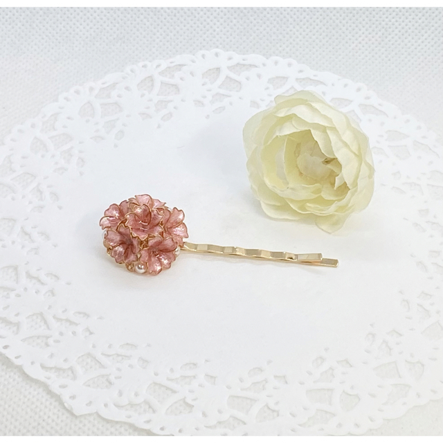 桜玉ヘアピン ピンク ハンドメイドのアクセサリー(ヘアアクセサリー)の商品写真