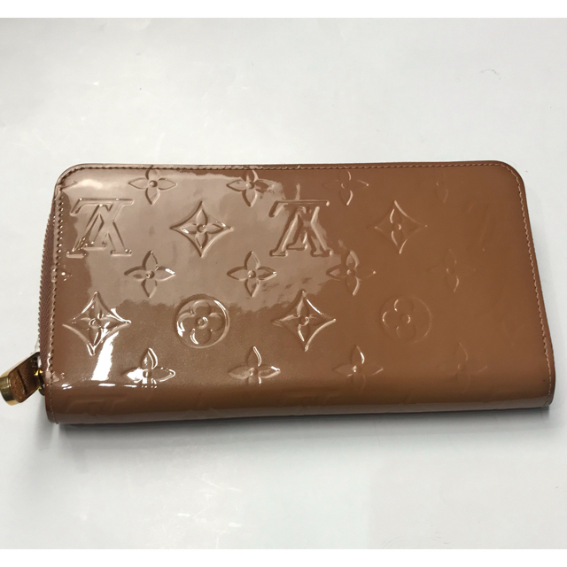 LOUIS VUITTON(ルイヴィトン)のM91599 ルイヴィトン ジッピーウォレット 長財布 エナメル ベージュ系 メンズのファッション小物(長財布)の商品写真