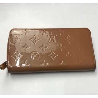 ルイヴィトン(LOUIS VUITTON)のM91599 ルイヴィトン ジッピーウォレット 長財布 エナメル ベージュ系(長財布)