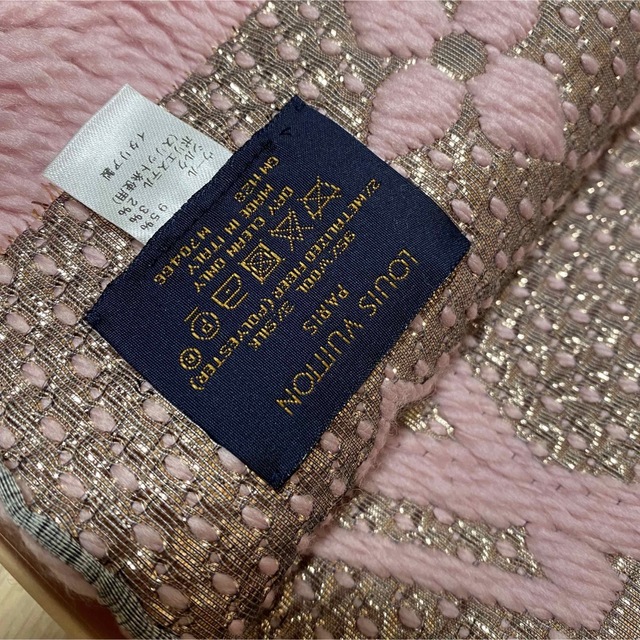LOUIS VUITTON(ルイヴィトン)のVUITTONマフラー（ピンク） レディースのファッション小物(マフラー/ショール)の商品写真