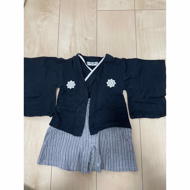 赤ちゃん用の羽織袴風のロンパース キッズ/ベビー/マタニティのベビー服(~85cm)(ロンパース)の商品写真