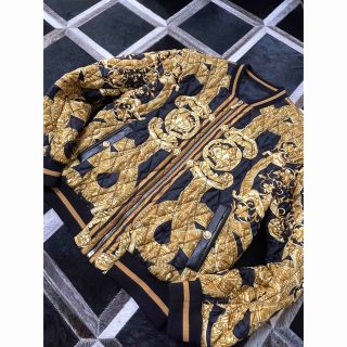 ヴェルサーチ(VERSACE)の最終セール中！ゴージャスVERSACE！バロック柄シルクジャケット　50(ブルゾン)