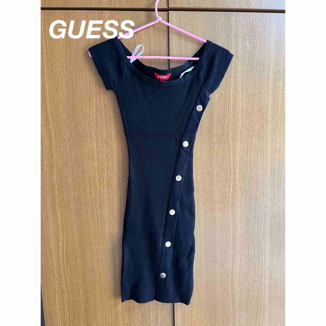 GUESS(ゲス)の最終値下げ◢GUESS オフショルリブニットワンピース レディースのワンピース(ミニワンピース)の商品写真