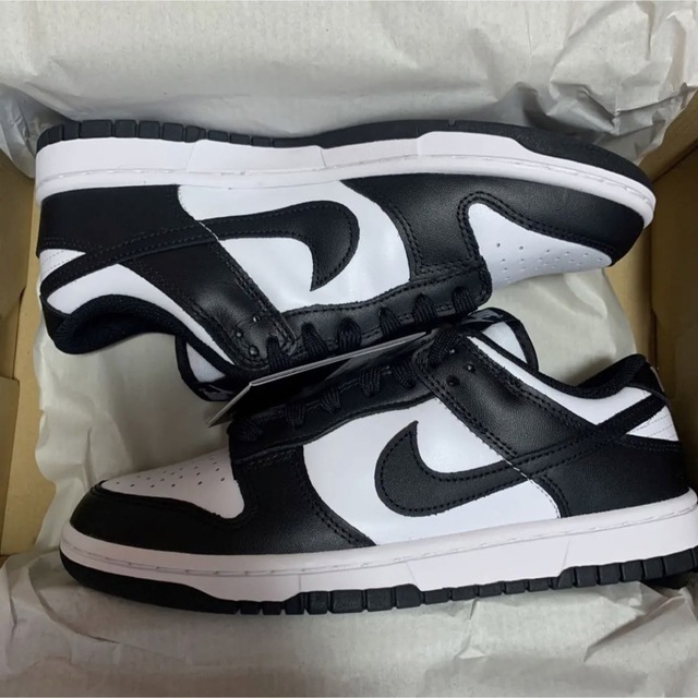 NIKE(ナイキ)のNike WMNS Dunk Low White/Black ダンク panda レディースの靴/シューズ(スニーカー)の商品写真