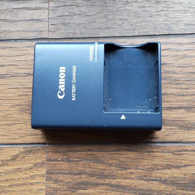 Canon(キヤノン)のデジカメ　CANON　IXY800IS スマホ/家電/カメラのカメラ(デジタル一眼)の商品写真