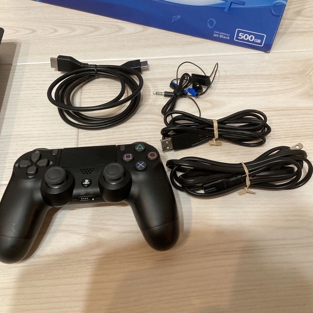 ソフト2本付 PlayStation4 ps4本体 CUH-2200AB01