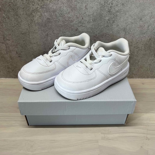 NIKE(ナイキ)のNIKE air force 1 キッズ/ベビー/マタニティのベビー靴/シューズ(~14cm)(スニーカー)の商品写真