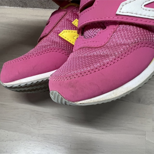 New Balance(ニューバランス)のニューバランス 15cm キッズ/ベビー/マタニティのキッズ靴/シューズ(15cm~)(スニーカー)の商品写真