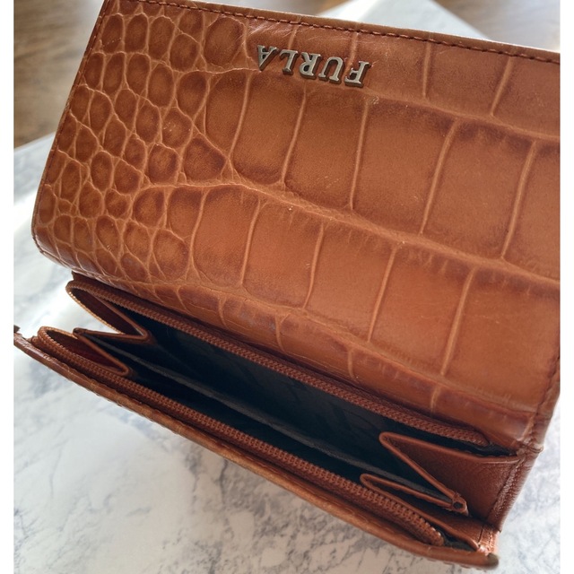 Furla(フルラ)の☆FURLA☆オレンジ型押し財布 レディースのファッション小物(財布)の商品写真
