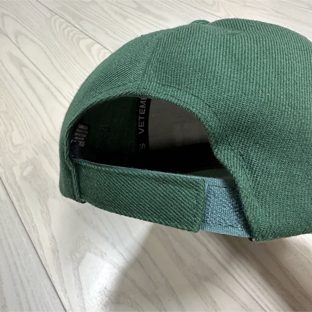 VETEMENTS(ヴェトモン)のVETEMENTS POLIZEI CAP ヴェトモン キャップ メンズの帽子(キャップ)の商品写真