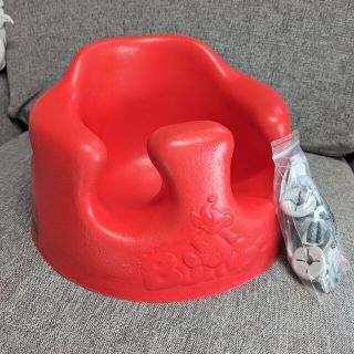 バンボ(Bumbo)のバンボ　赤　ベルト付き(収納/チェスト)