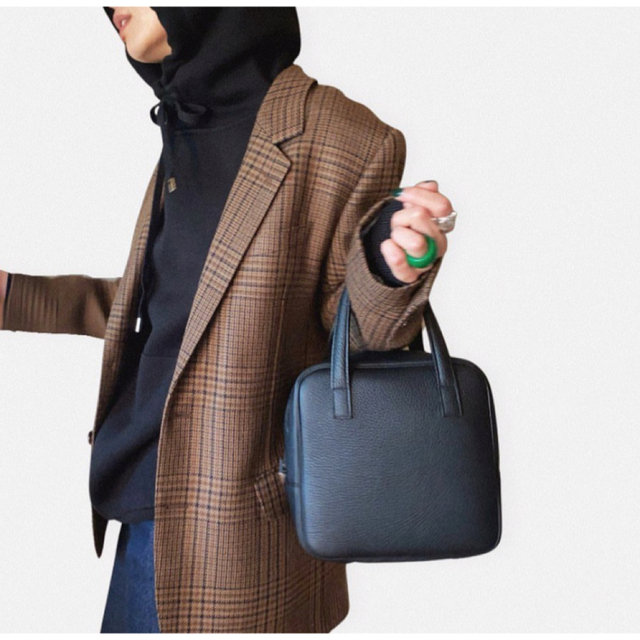 ❣️週末お値下げ❣️chiiiibag スクエアボストン ブラックシルバー金具 人気が高い