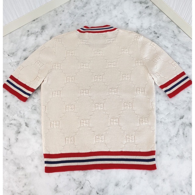 Gucci(グッチ)の値下げ　新品！グッチ　GUCCI 半袖　ニット　XS オフホワイト　GG柄 レディースのトップス(ニット/セーター)の商品写真