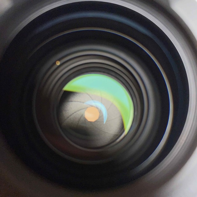 Canon(キヤノン)のCanon RF85mm F2 マクロ IS STM  スマホ/家電/カメラのカメラ(レンズ(単焦点))の商品写真