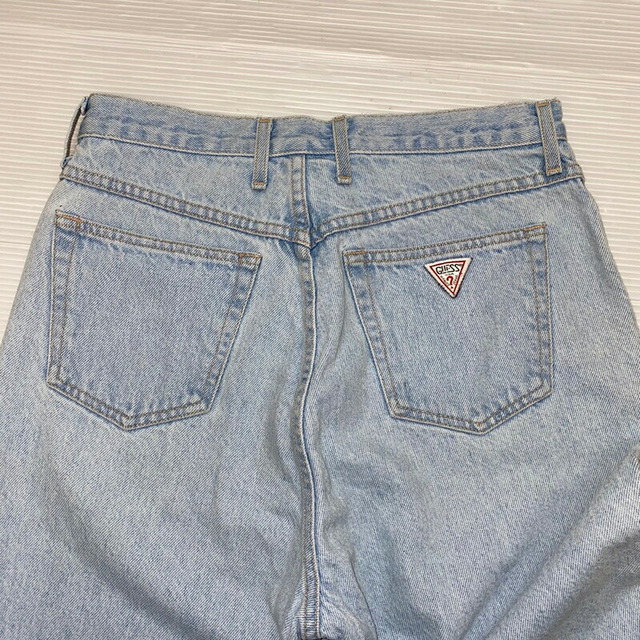 GUESS(ゲス)の90's ゲス ジーンズ GUESS JEANS デニム ショートパンツ 色落ち MADE IN USA サイズ：W30 インディゴ 【中古】 メンズのスーツ(スラックス/スーツパンツ)の商品写真