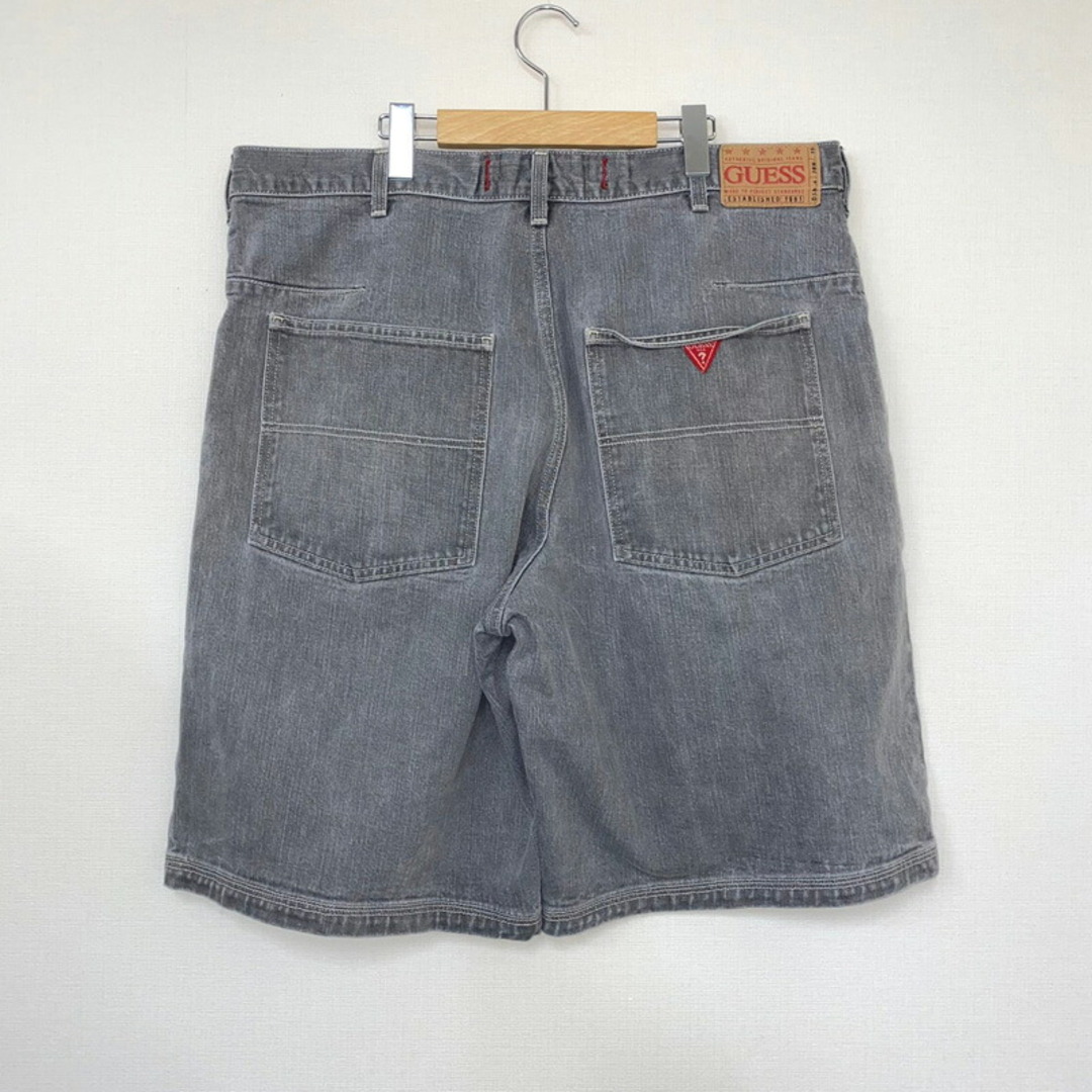 GUESS(ゲス)のゲス ジーンズ GUESS JEANS デニム ショートパンツ サイズ：W39 ブラック 【中古】 メンズのスーツ(スラックス/スーツパンツ)の商品写真