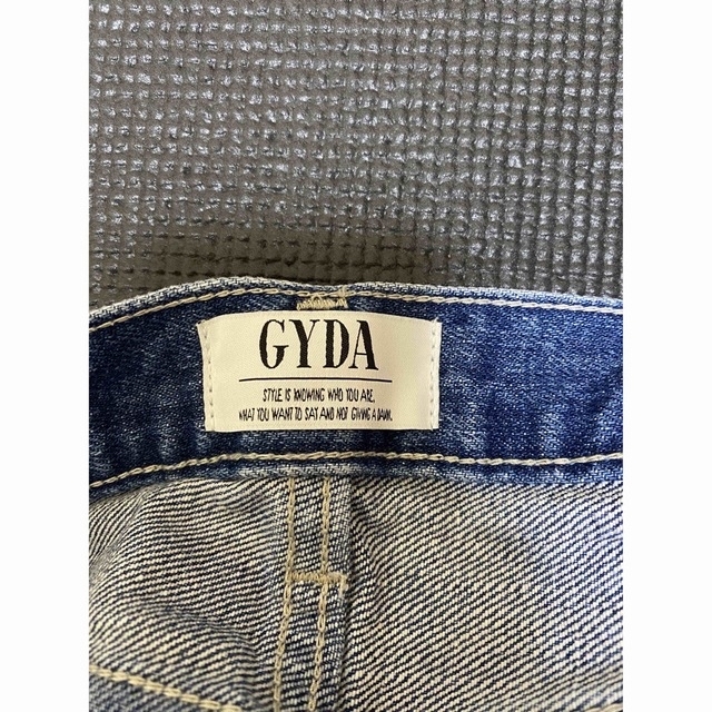 GYDA(ジェイダ)のGYDA BACK RIPPED デニムショーパン レディースのパンツ(ショートパンツ)の商品写真