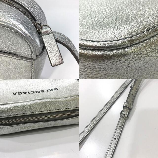 Balenciaga(バレンシアガ)のバレンシアガ BALENCIAGA エブリデイ カメラバッグ 552372 ロゴ XSサイズ ショルダーバッグ レザー シルバー レディースのバッグ(ショルダーバッグ)の商品写真