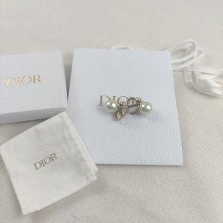 ブルーダイヤのきらめきが楽しめるスタッドピアス Pt900 アクセサリー