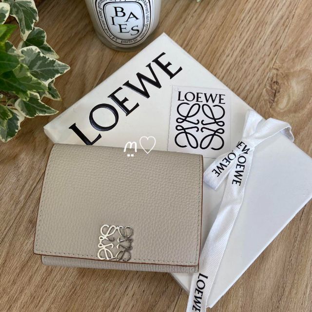 注目ショップ・ブランドのギフト LOEWE LOEWE ロエベ アナグラムトライ