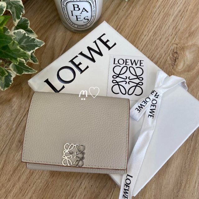 LOEWE ロエベ 三つ折り財布 ウォレット 商品が購入