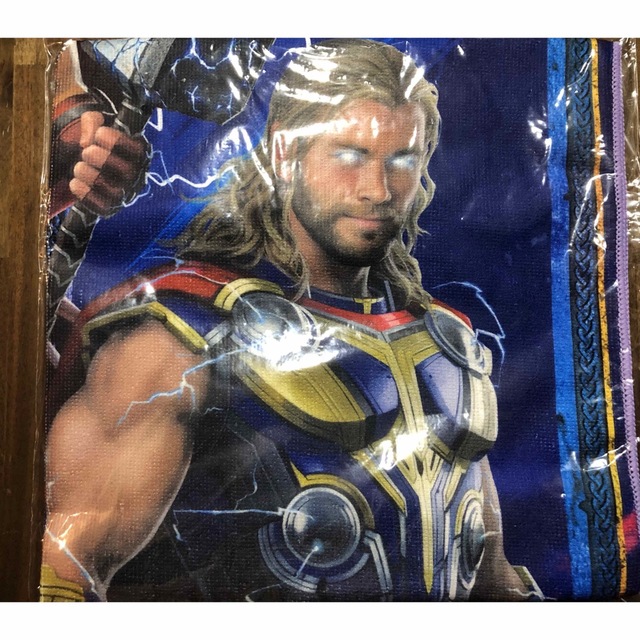 MARVEL(マーベル)のTHOR LOVE and Thunder マイティ・ソー　プレミアムバスタオル エンタメ/ホビーのアニメグッズ(タオル)の商品写真